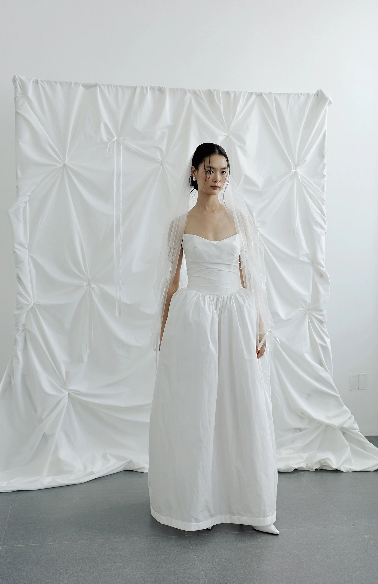 Đầm cúp ngực V váy nhún phồng - D2009