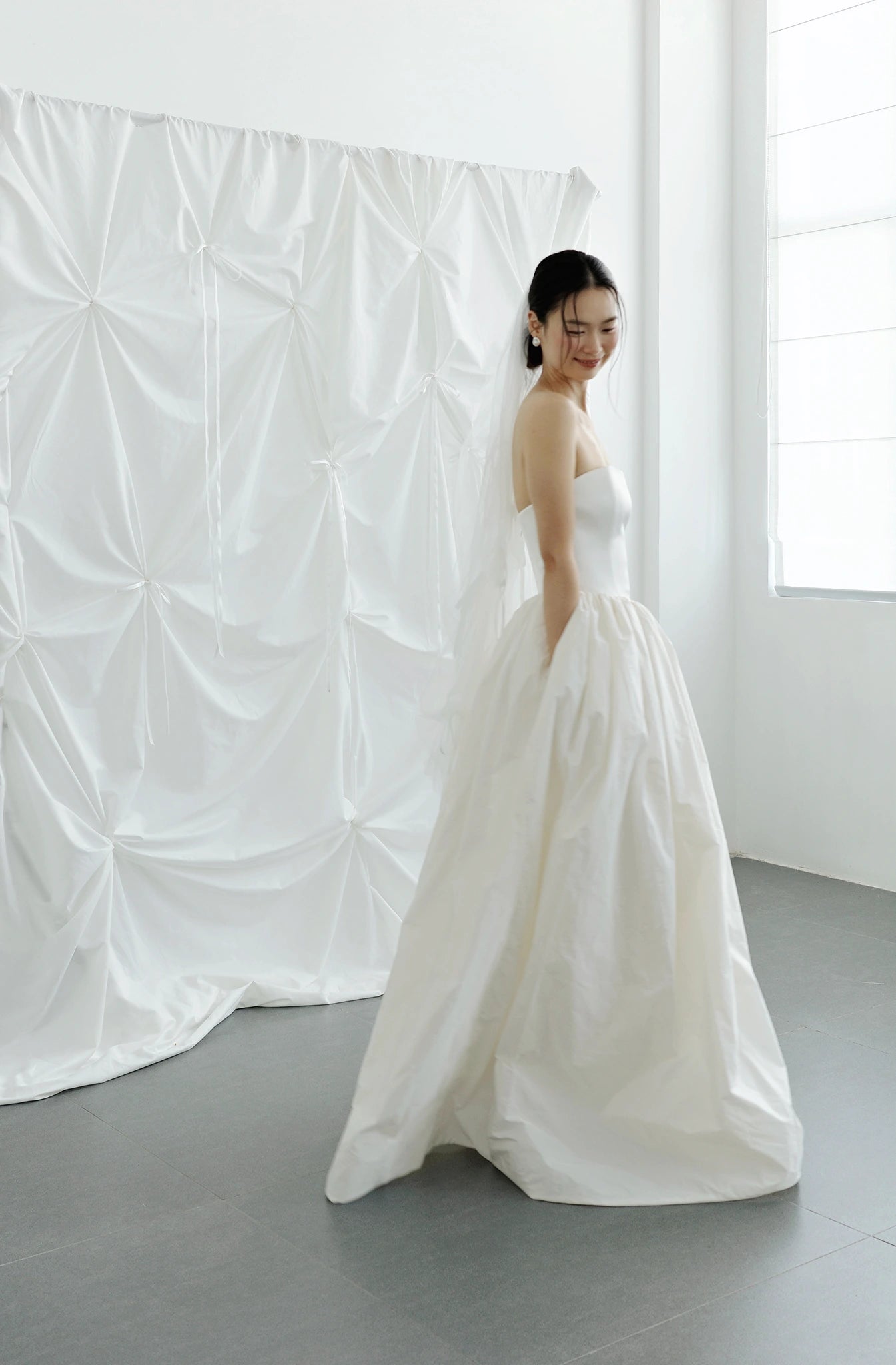 Đầm cúp ngực xòe phồng có túi sườn - D2053